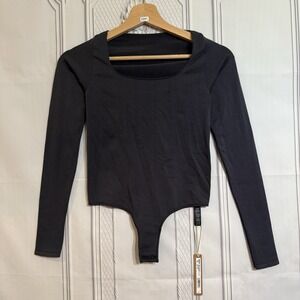 SKIMS Essential Bodysuit Long Sleeve Scoop Neck Bodysuit Size S/M NWT $78